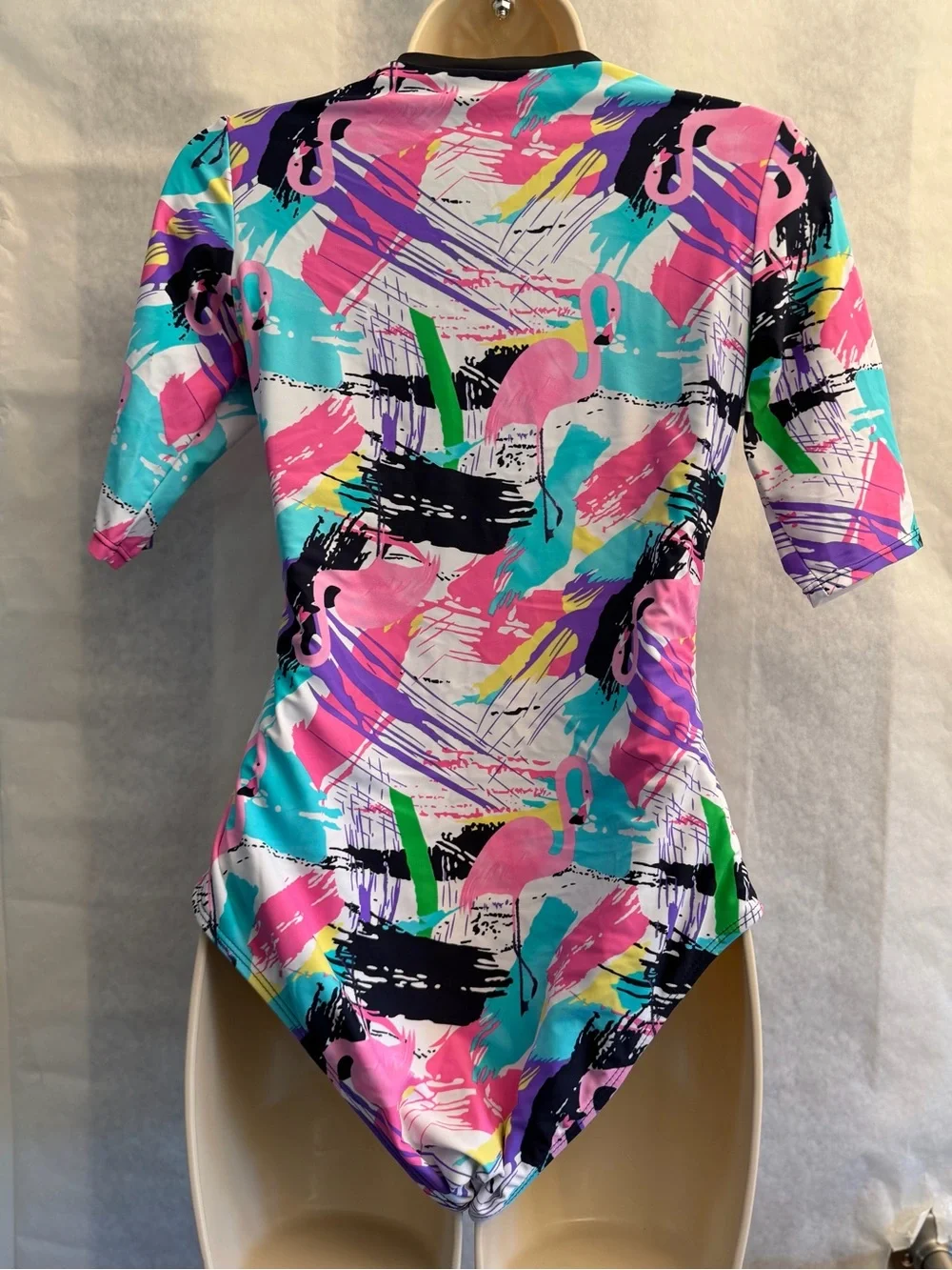 Rash guard One-Piece swim suit in tropical print w/half sleeves Sz-M. DD10‎